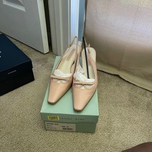 Women's pink leather strapback shoes Size 9